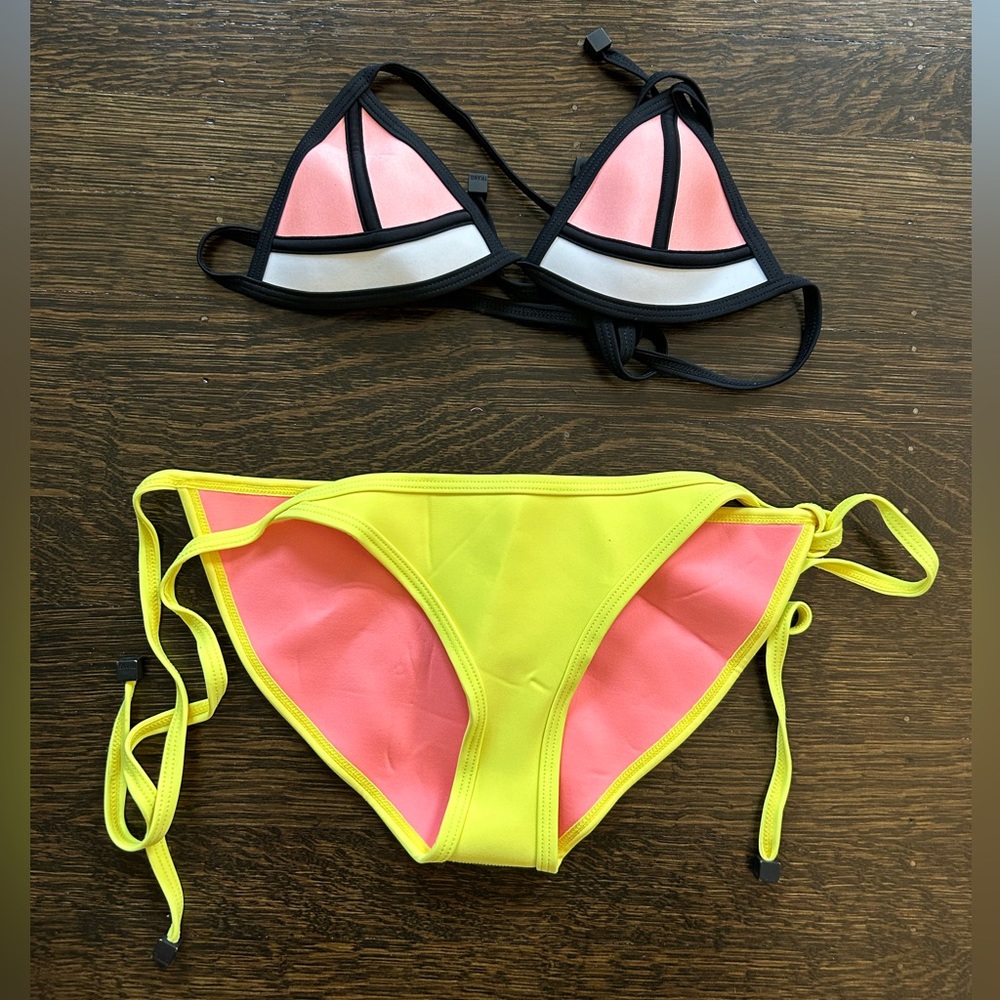 NWOT Triangl Bikini set